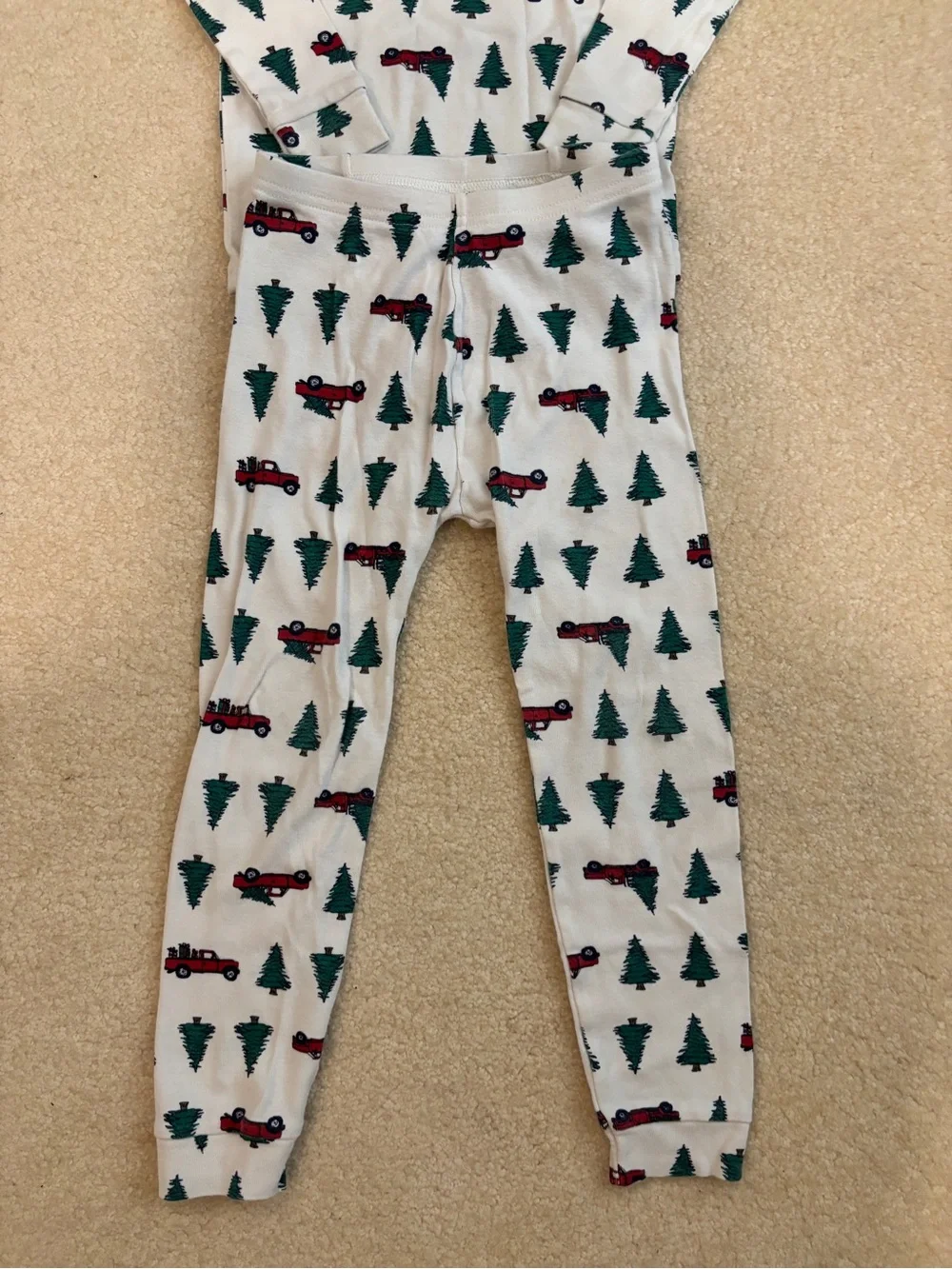 Gap Kids White Holiday Tree & Red Truck Pajama Set Size 5